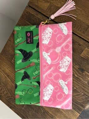 Makeup Junkie makeup travel bag size large